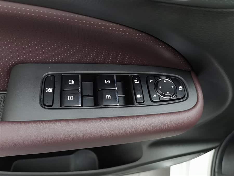 GAC M6 2023 PRO 270T DCT Luxury Edition - zdjęcie 9