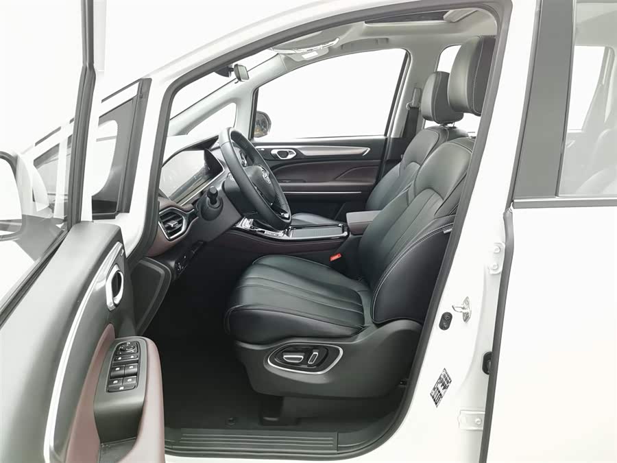 GAC M6 2023 PRO 270T DCT Luxury Edition - zdjęcie 10