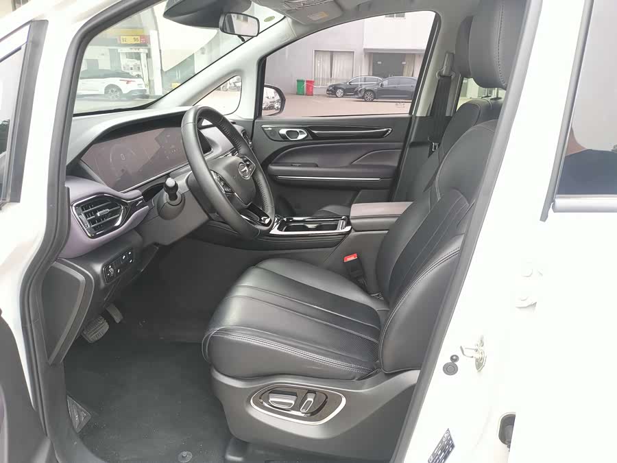 GAC M6 2024 MAX 270T 2WD Luxury - zdjęcie 11