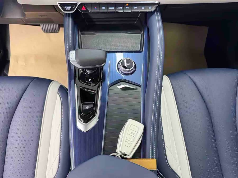 Geely Xingyue L 2022 1.5T Thunder Hi·F PHEV Super - zdjęcie 17