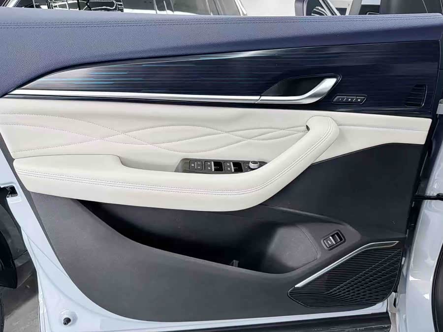 Geely Xingyue L 2022 1.5T Thunder Hi·F PHEV Super - zdjęcie 10