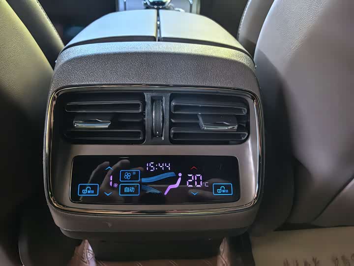 Han 2022 EV Genesis 610KM 4WD Premium - zdjęcie 18