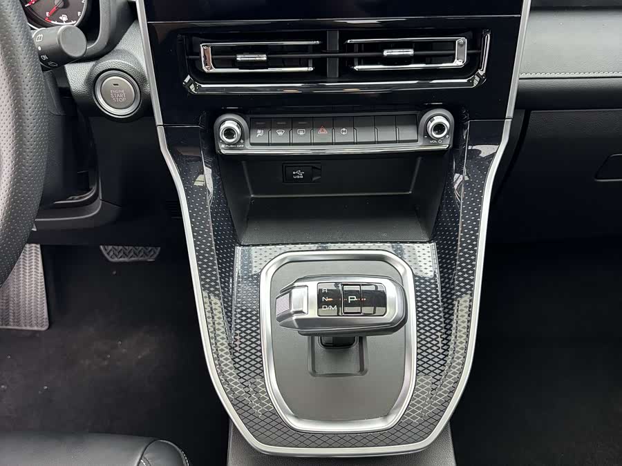 Haval M6 2023 PLUS 1.5T DCT Luxury Intelligent - zdjęcie 15