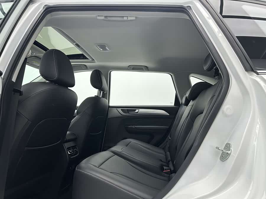Haval M6 2023 PLUS 1.5T DCT Luxury Intelligent - zdjęcie 6