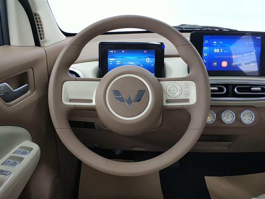 Hongguang MINIEV 2025 4th Generation 4-Door Premium+ - zdjęcie 15