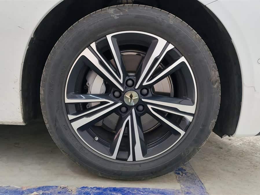 Hongqi EH7 2024 820 Pro - zdjęcie 6