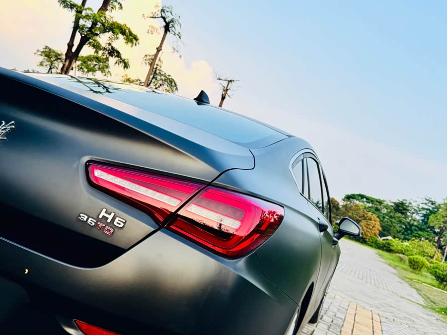 Hongqi H5 2022 Classic 1.8T Auto Intelligent Connected Edition - zdjęcie 20