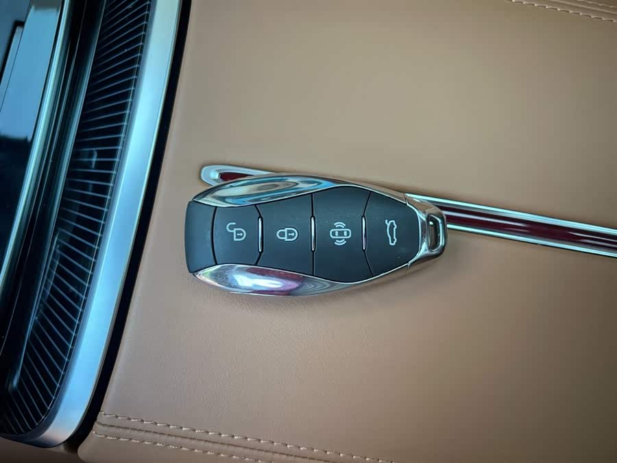 Hongqi H9 2025 2.0T 2WD Flag Enjoy Luxury Business Edition 5-seater - zdjęcie 13