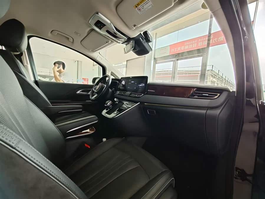 Hongqi HQ9 PHEV 2024 2.0T Four-Wheel Drive Luxury Edition - zdjęcie 16
