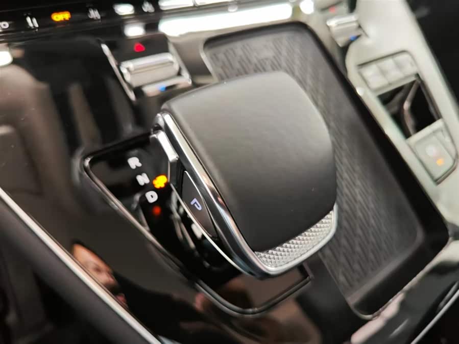 Hongqi HQ9 PHEV 2024 2.0T Four-Wheel Drive Luxury Edition - zdjęcie 20