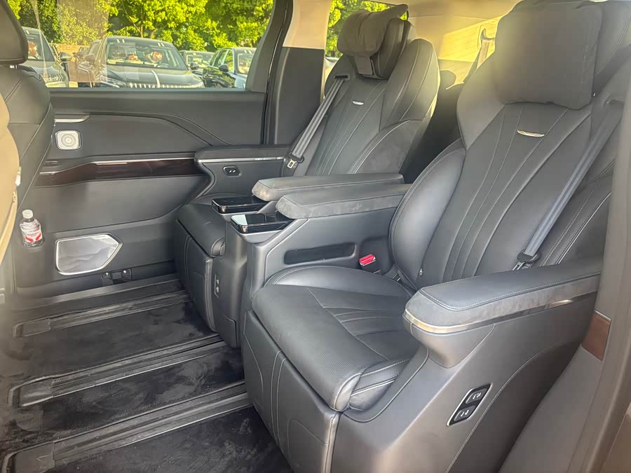 Hongqi HQ9 PHEV 2024 2.0T Four-Wheel Drive Luxury Edition - zdjęcie 8