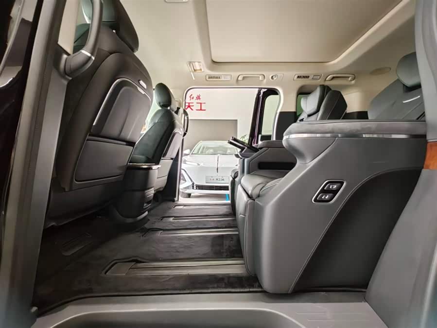 Hongqi HQ9 PHEV 2024 2.0T Four-Wheel Drive Luxury Edition - zdjęcie 8