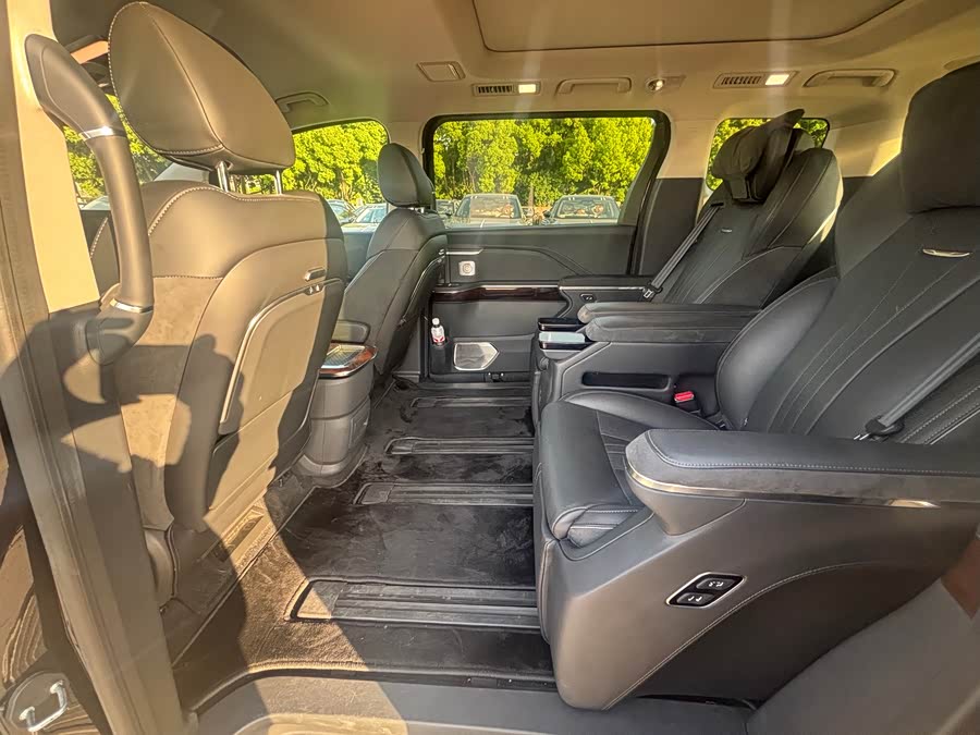 Hongqi HQ9 PHEV 2024 2.0T Four-Wheel Drive Luxury Edition - zdjęcie 10