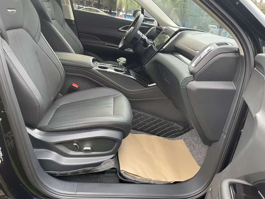 Hongqi HS3 2024 2.0T 可为 - zdjęcie 15