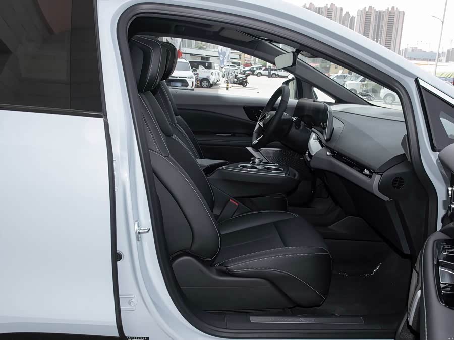 IQ AoGe 2024 4WD Long Range - zdjęcie 18