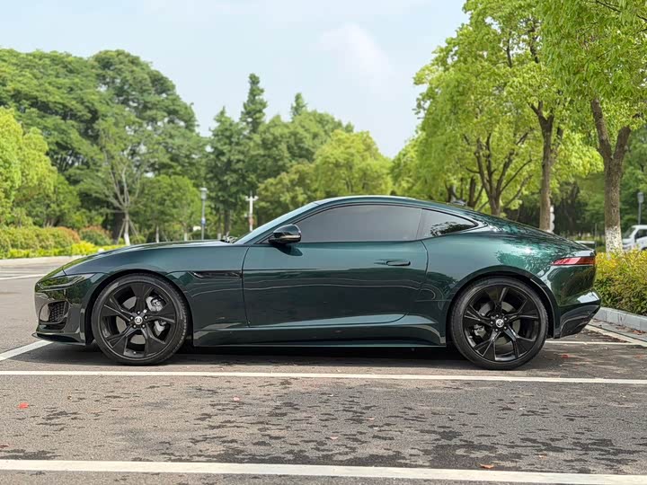 Jaguar F-TYPE 2024 P300 75th Anniversary Hardtop - zdjęcie 16