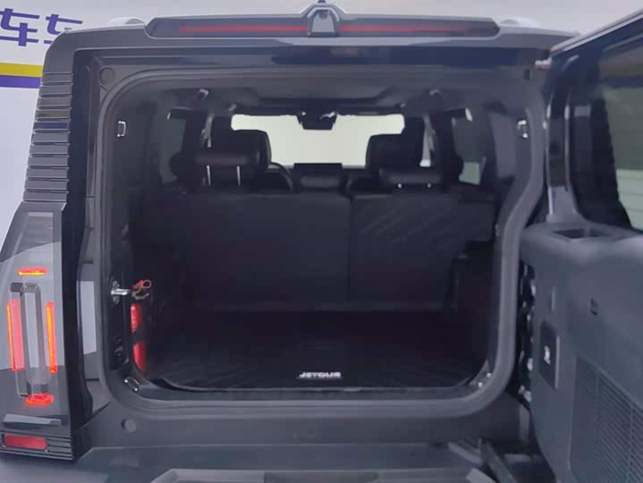 Jietu Traveler 2023 2.0T 4WD Conquer PRO - zdjęcie 20