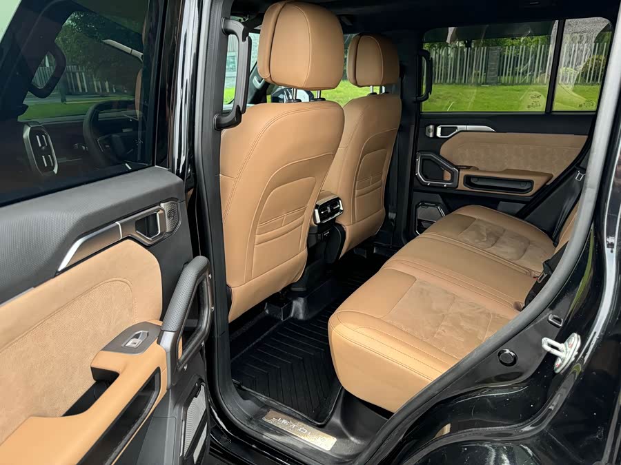 Jietu Traveler 2023 2.0T Four-Wheel Drive Crossing PRO+ - zdjęcie 10
