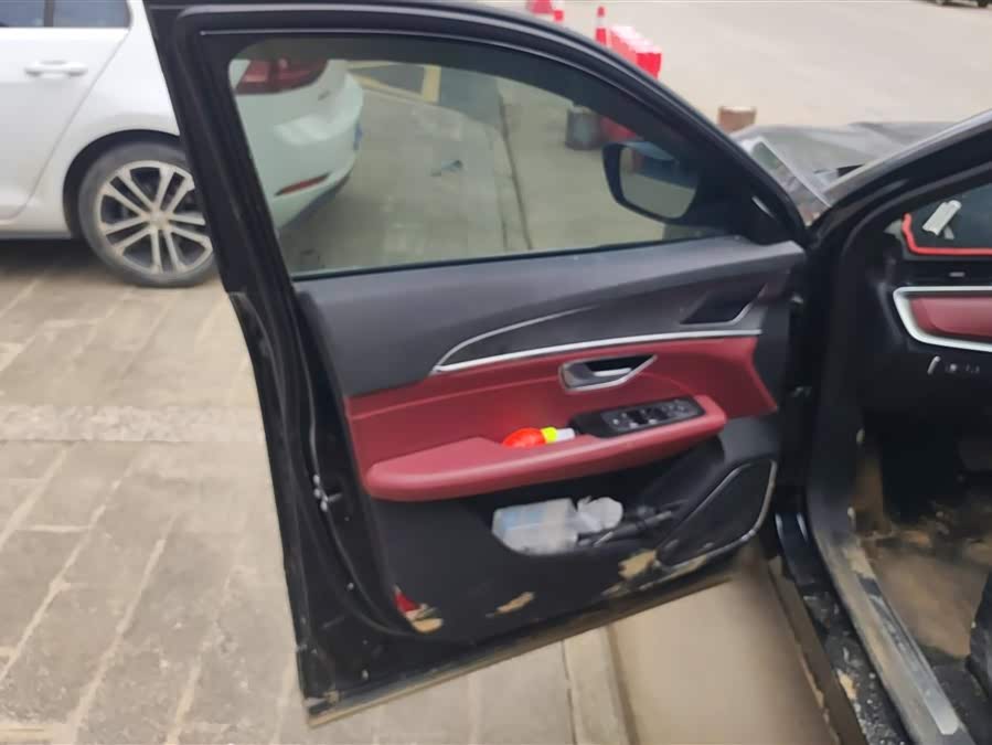 Jietu X70 PLUS 2023 1.5T DCT Strong PRO 7-seater - zdjęcie 7