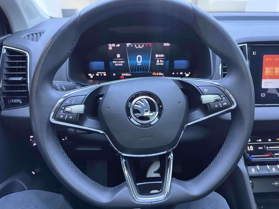 Karoq 2023 TSI280 Luxury - zdjęcie 12