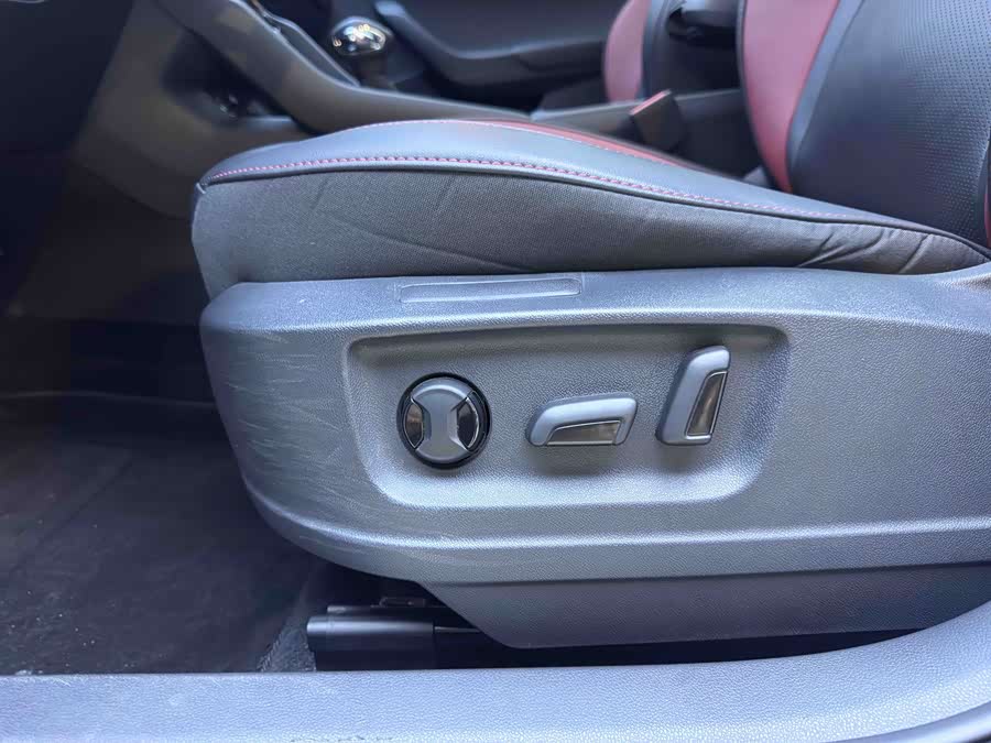 Karoq 2023 TSI280 Luxury - zdjęcie 17