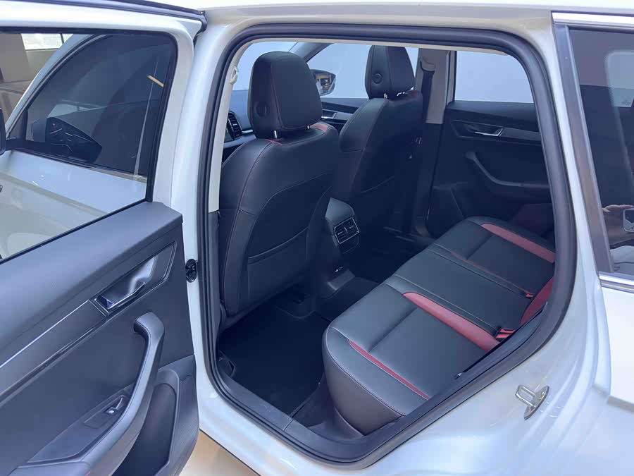 Karoq 2023 TSI280 Luxury - zdjęcie 9