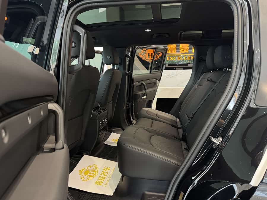 Land Rover Defender 2025 110 3.0T P400 X-Dynamic SE - zdjęcie 11