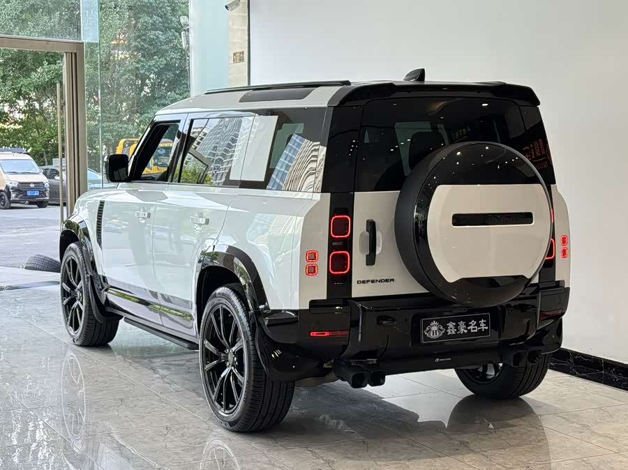 Land Rover Defender 2025 110 3.0T P400 X-Dynamic SE - zdjęcie 20