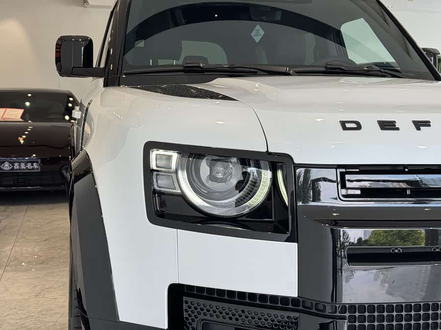 Land Rover Defender 2025 110 3.0T P400 X-Dynamic SE - zdjęcie 3