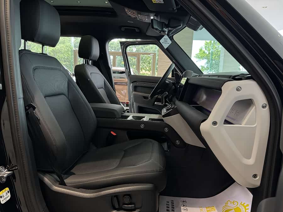 Land Rover Defender 2025 110 3.0T P400 X-Dynamic SE - zdjęcie 9