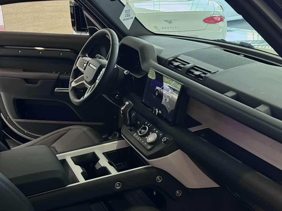 Land Rover Defender 2025 110 3.0T P400 X-Dynamic SE - zdjęcie 10