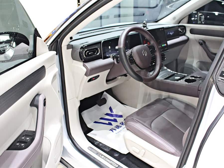 Leapmotor C11 2024 EV 580 Premium - zdjęcie 4