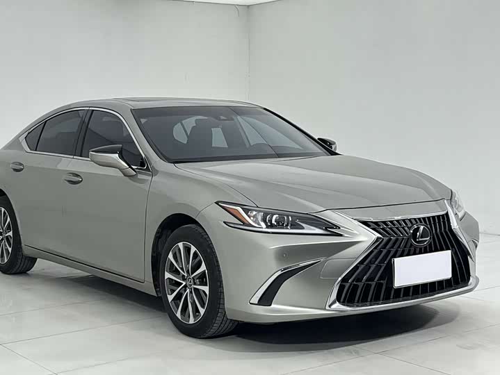 Lexus ES 2024 200 Premium - zdjęcie 14