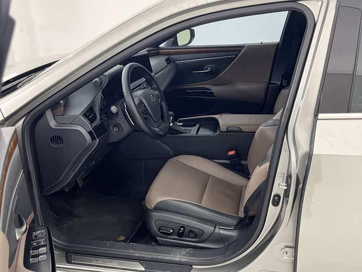 Lexus ES 2024 200 Premium - zdjęcie 16