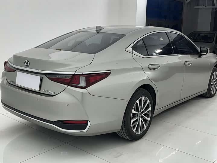 Lexus ES 2024 200 Premium - zdjęcie 19