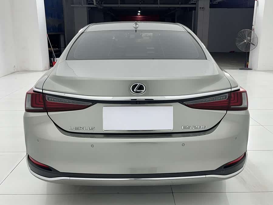 Lexus ES 2024 200 Premium - zdjęcie 8