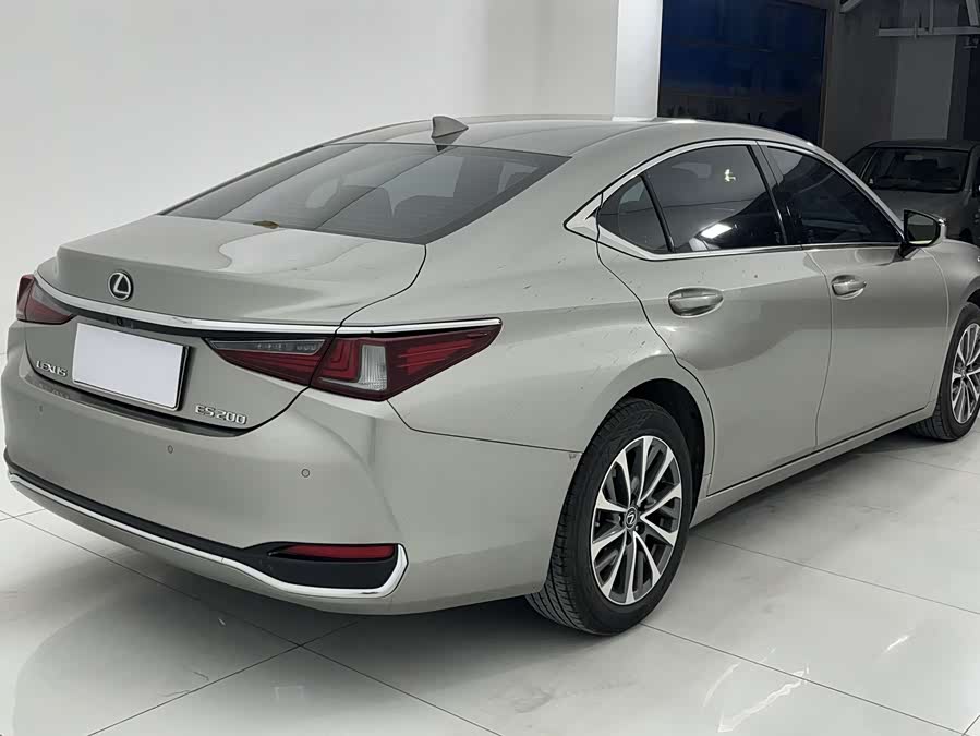 Lexus ES 2024 200 Premium - zdjęcie 9