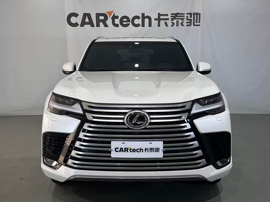 Lexus LX 2022 600 Signature Middle East Edition - zdjęcie 2