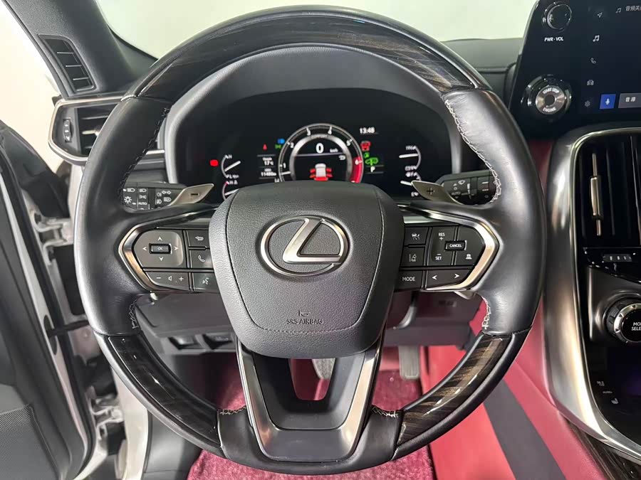 Lexus LX 2022 600 Signature Middle East Edition - zdjęcie 14