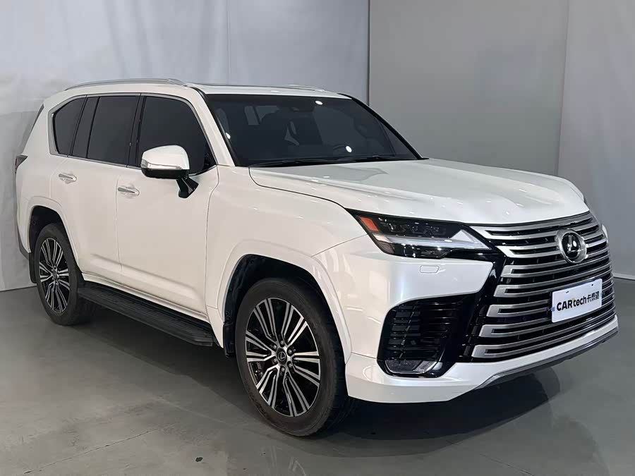 Lexus LX 2022 600 Signature Middle East Edition - zdjęcie 3