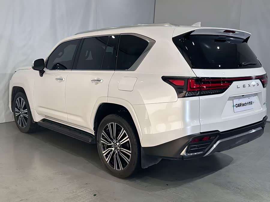 Lexus LX 2022 600 Signature Middle East Edition - zdjęcie 4