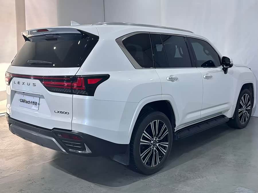 Lexus LX 2022 600 Signature Middle East Edition - zdjęcie 6