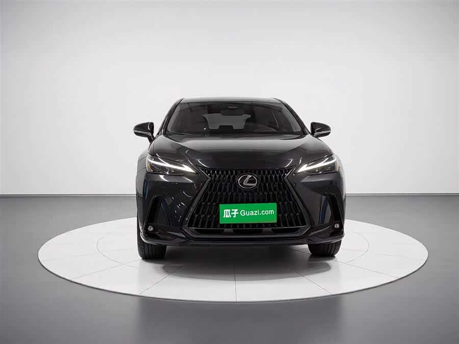 Lexus NX 2022 350h FWD Premium - zdjęcie 2