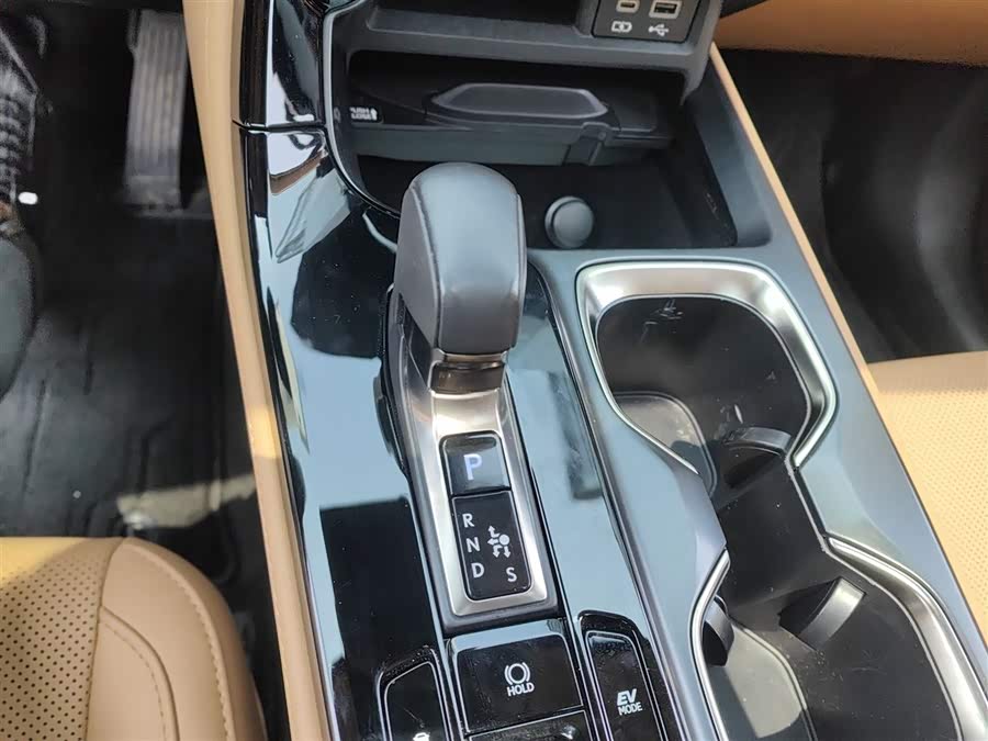 Lexus NX 2022 350h FWD Premium - zdjęcie 10