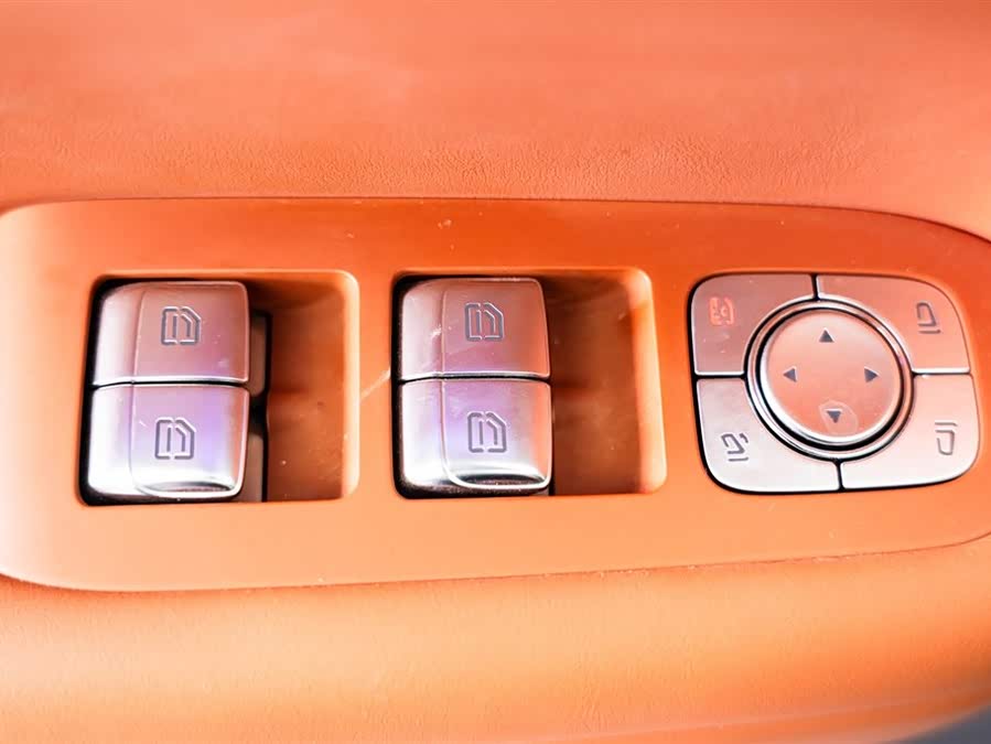 Li Auto L6 2024 Max - zdjęcie 13