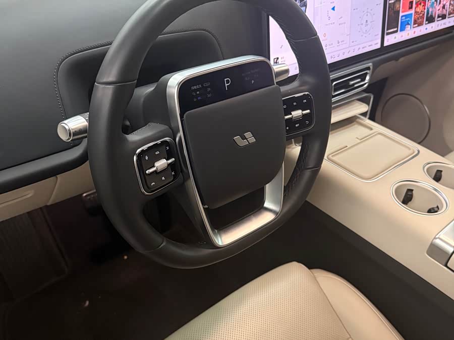 Li Auto L7 2023 Max - zdjęcie 2
