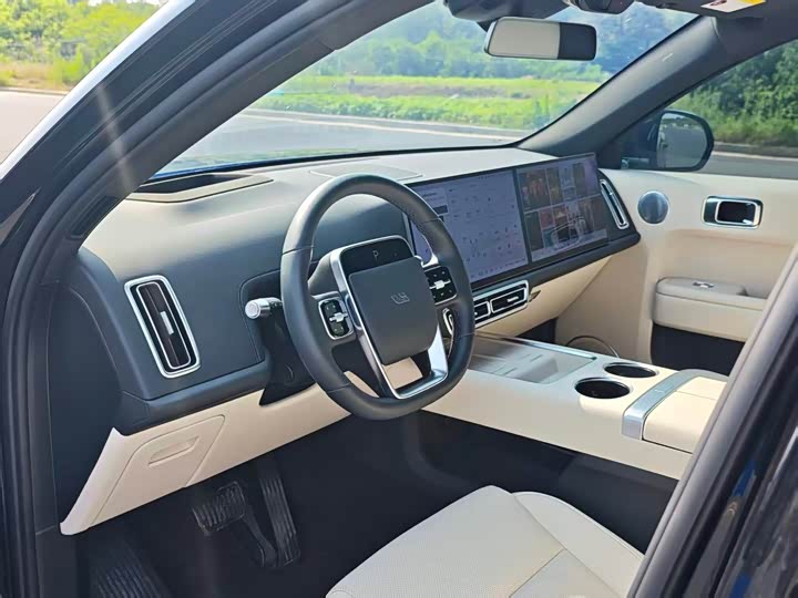 Li Auto L7 2024 MAX - zdjęcie 13