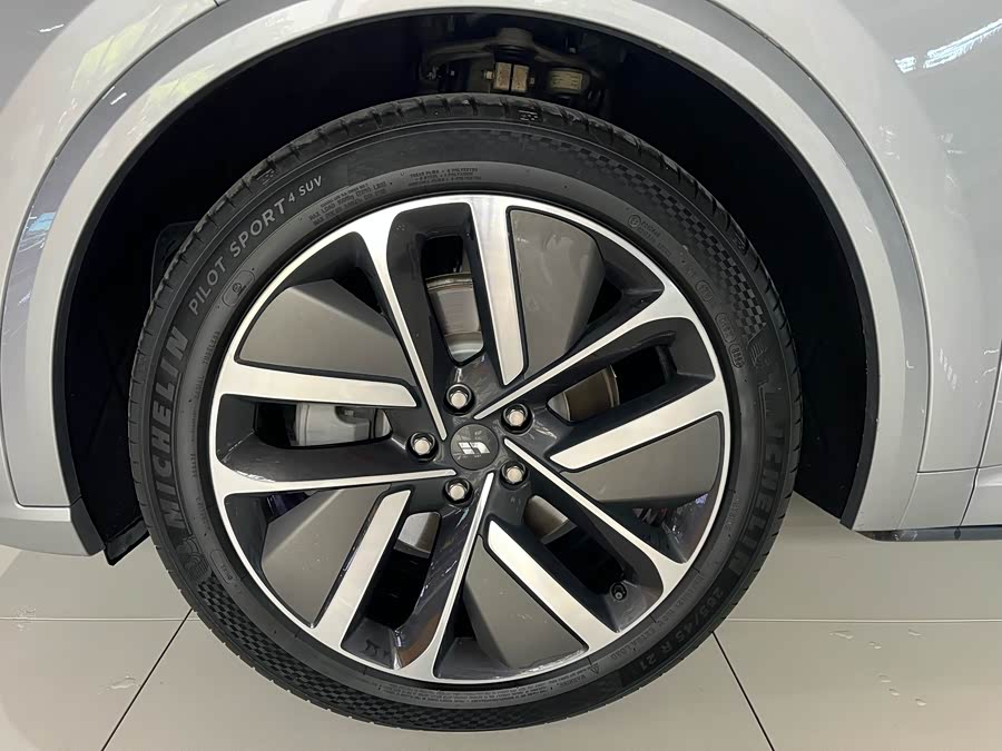 Li Auto L9 2023 Pro - zdjęcie 9