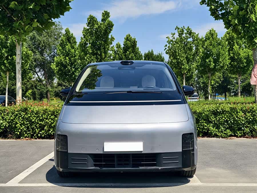 Li Auto MEGA 2025 Home Special Edition - zdjęcie 2