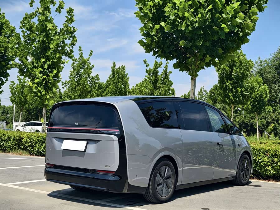 Li Auto MEGA 2025 Home Special Edition - zdjęcie 6